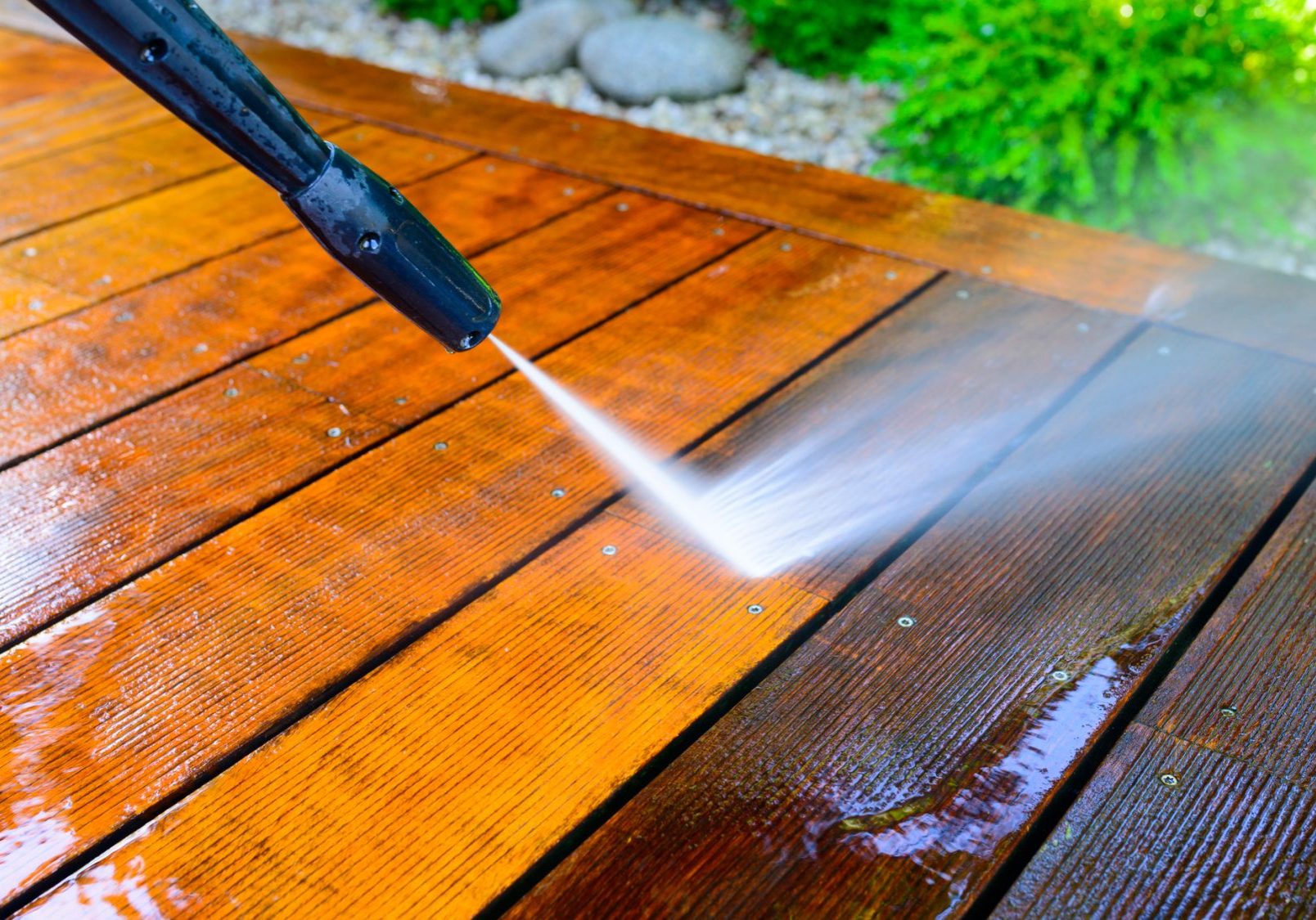 Decking cleaning service in Southampton