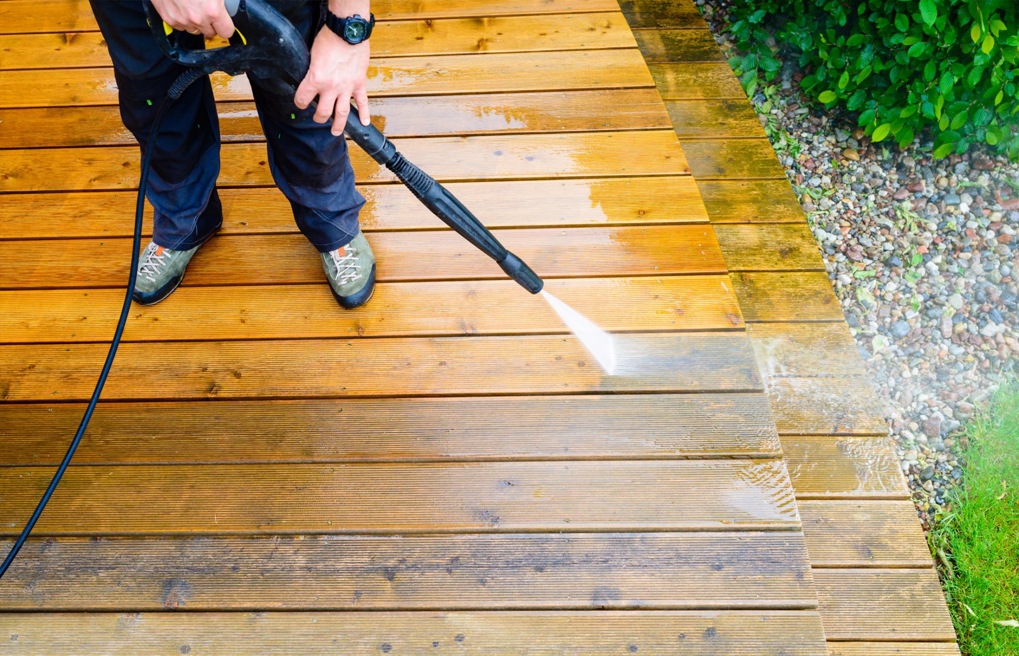 Lowes Group decking cleaning service in Southampton